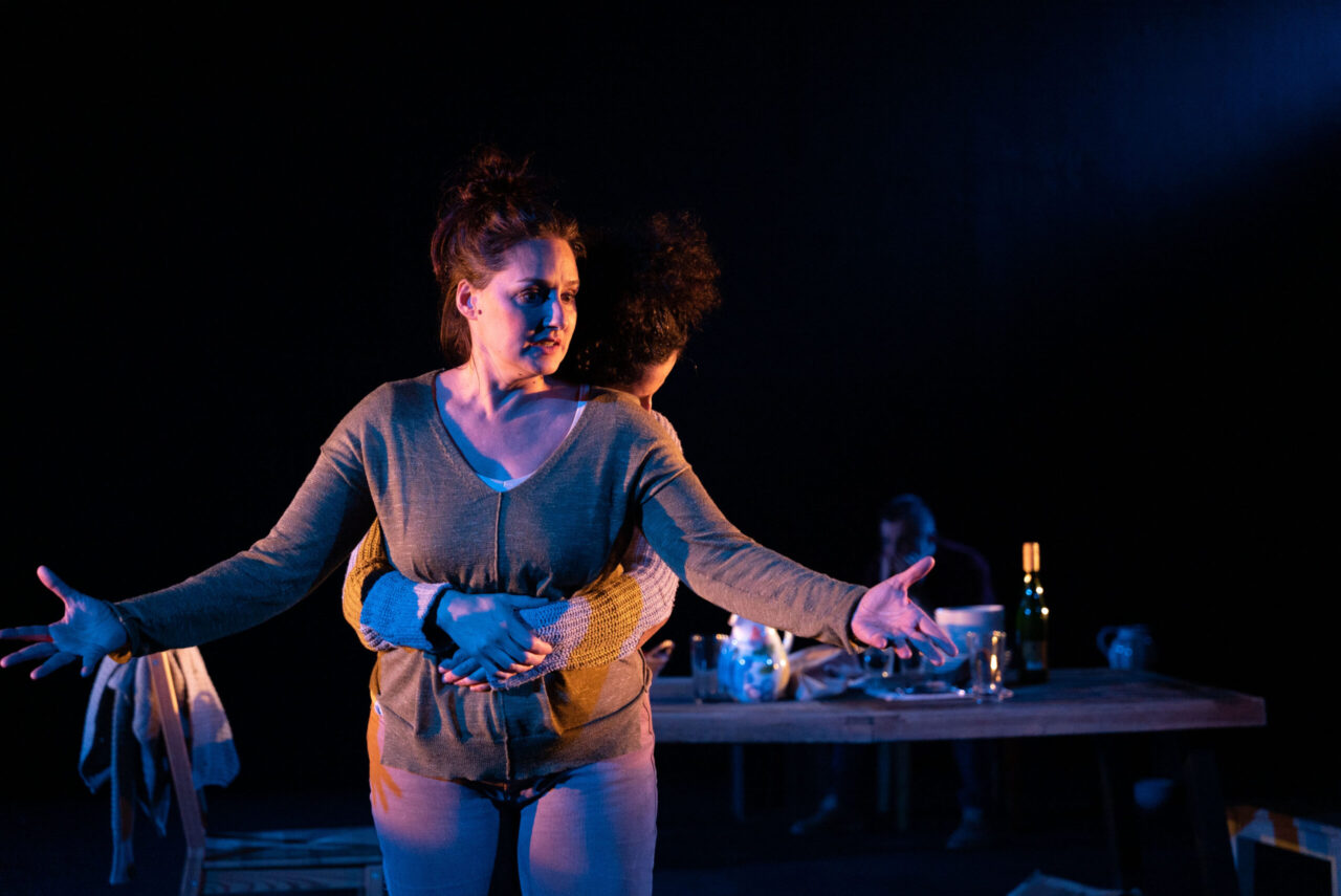 Proyecto 43-2​. Parte I - Rescoldos de Paz y Violencia. Espectaculo de compañia teatro documental proyecto 43-2