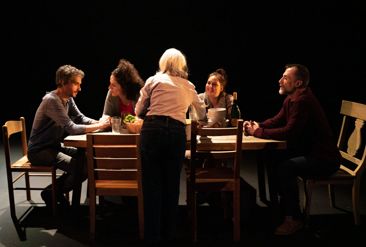 Proyecto 43-2​. Parte I - Rescoldos de Paz y Violencia. Espectaculo de compañia teatro documental proyecto 43-2